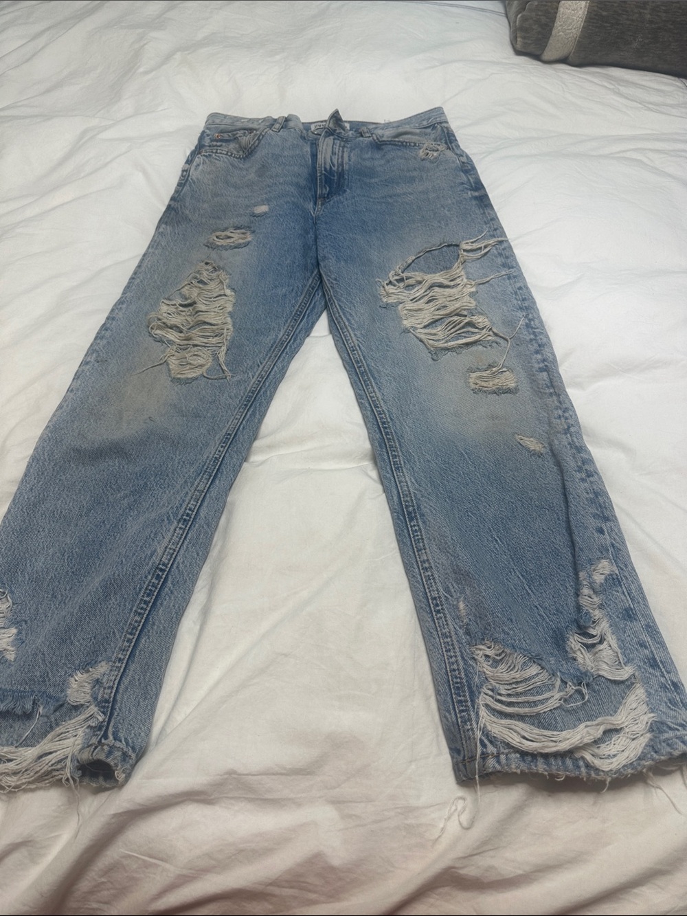 Zara Distressed Light Blue Women's Jeans - Casual Ripped Denim